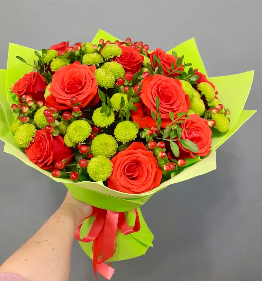 Букет цветов из: Хризантемы и Розы в Томмоте