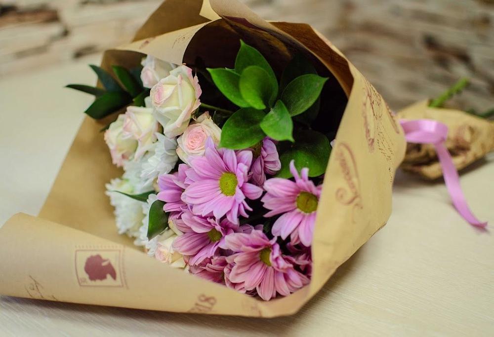 Букет цветов из: Розы и Хризантемы в Томмоте