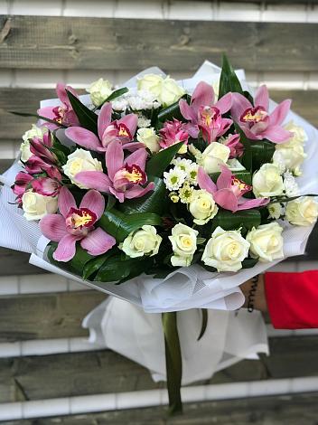 Букет цветов из: Розы и Хризантемы в Томмоте