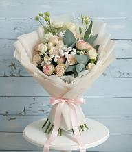 Букет цветов из:  Розы и Лизиантусы в Томмоте