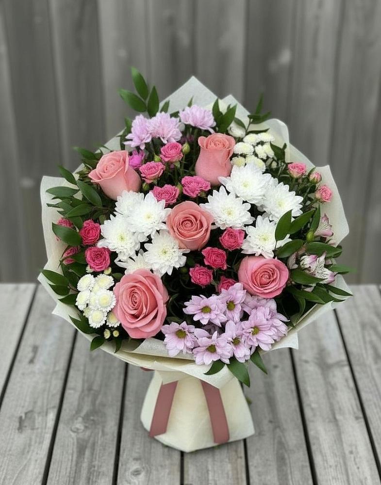 Букет цветов из: Альстромерии, Гвоздики, Розы и Хризантемы в Томмоте
