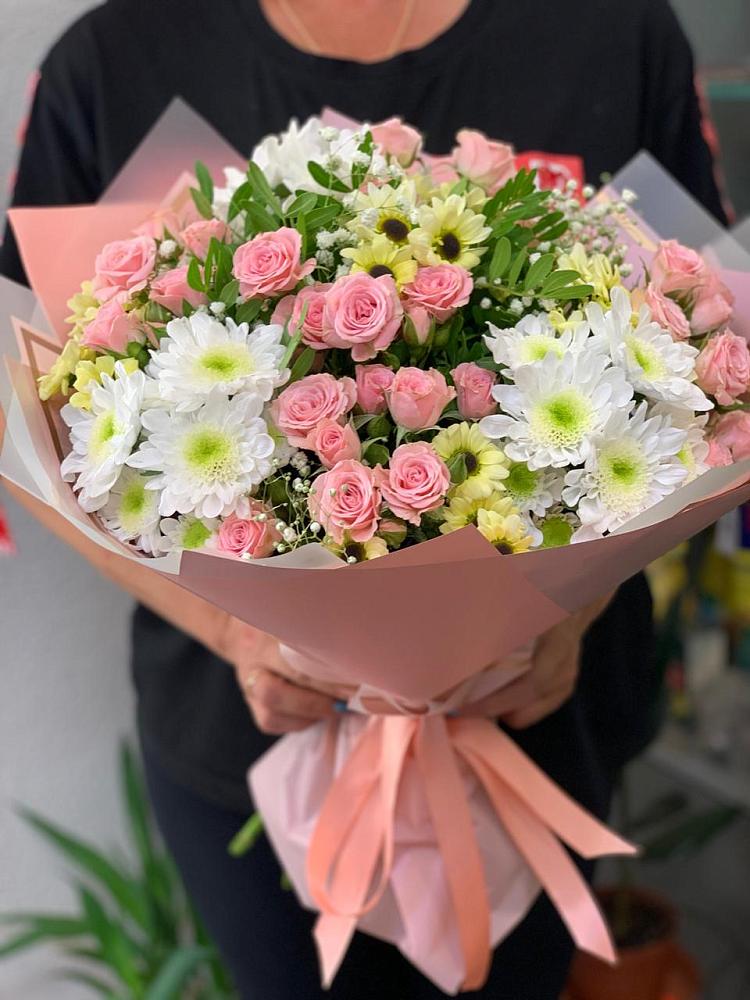 Букет цветов из: Розы и Хризантемы в Томмоте