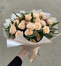 Букет Кремовые розы Латте в Томмоте