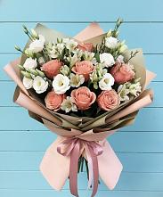 Букет цветов из:  Розы, Альстромерии и Лизиантусы #REPLACE_PRED# Томмоте