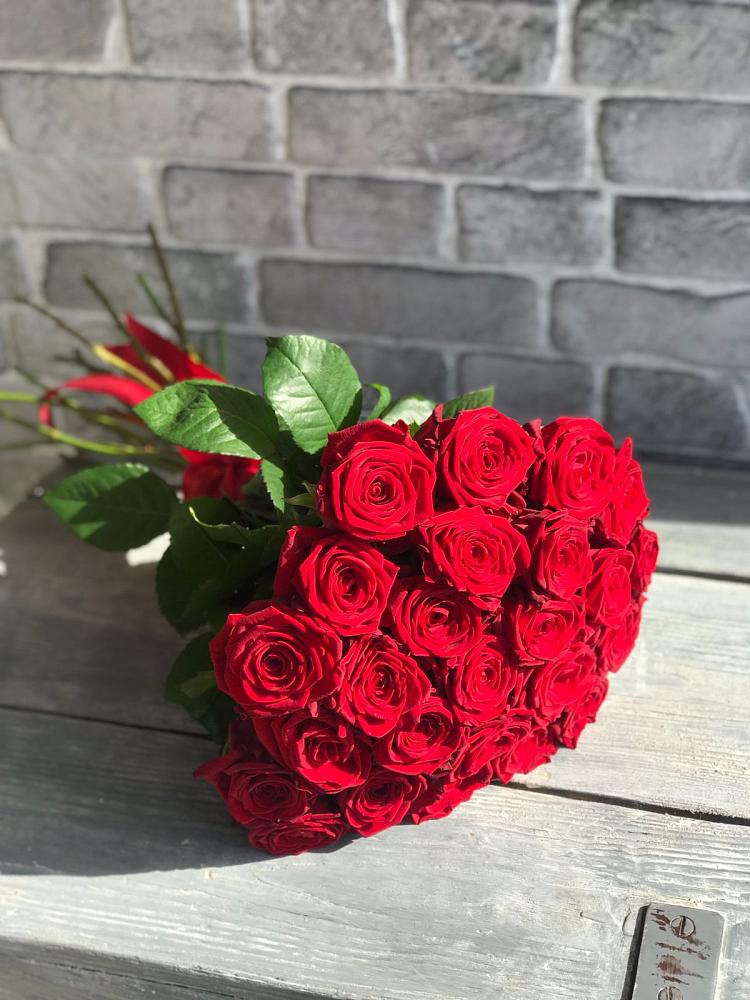 Букет Красные розы Фридом в Томмоте