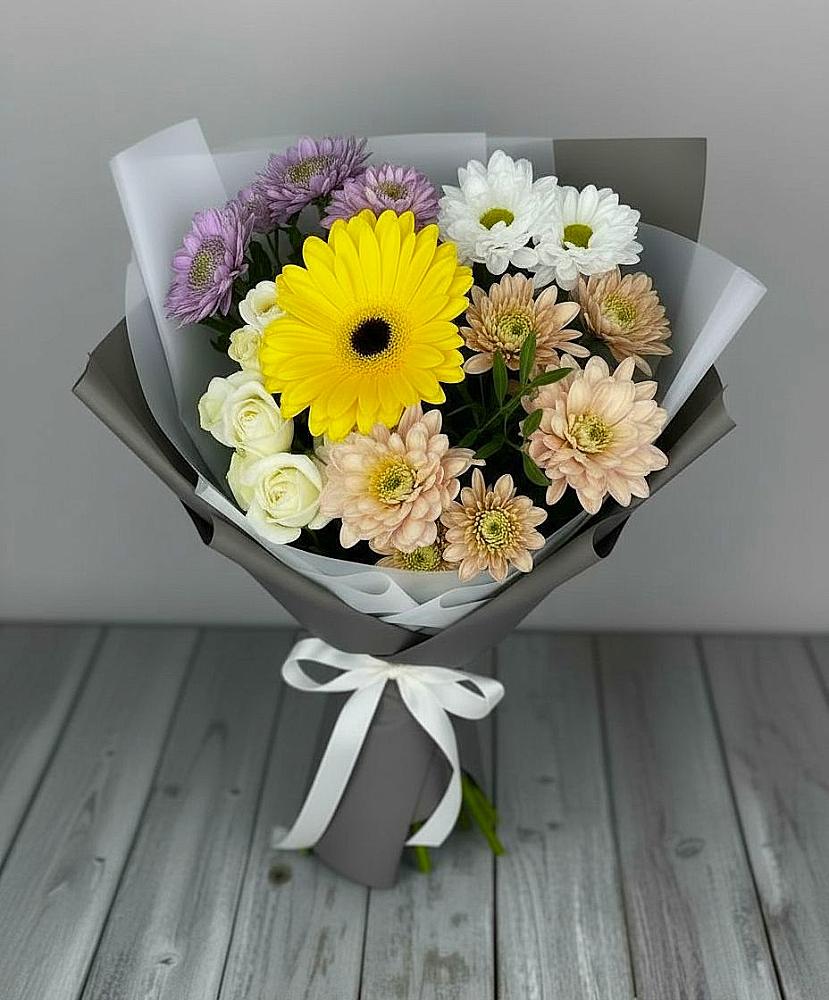 Букет цветов из: Розы, Герберы и Хризантемы в Томмоте