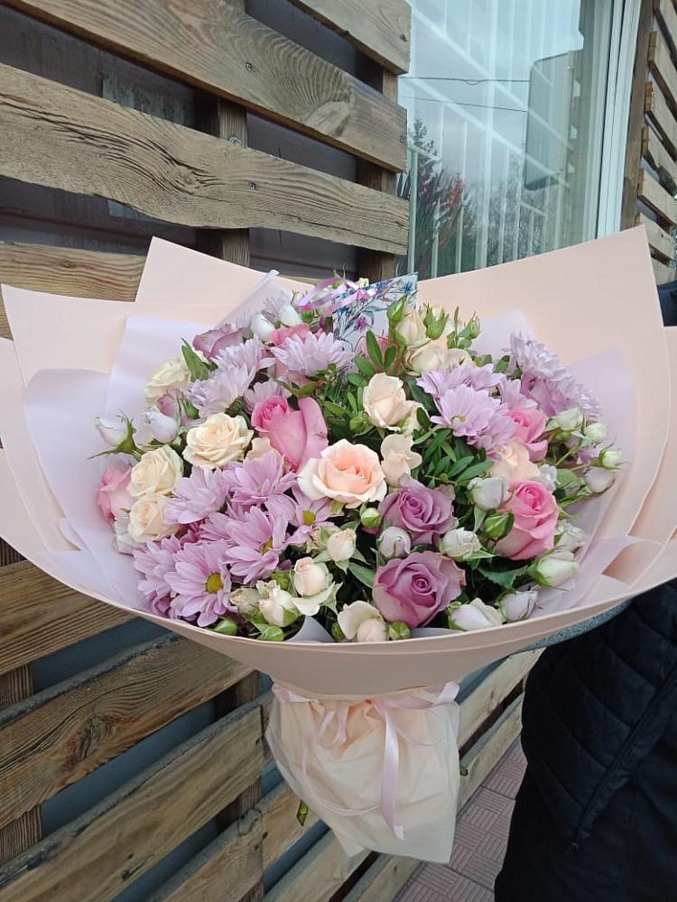 Букет цветов из: Розы и Хризантемы в Томмоте