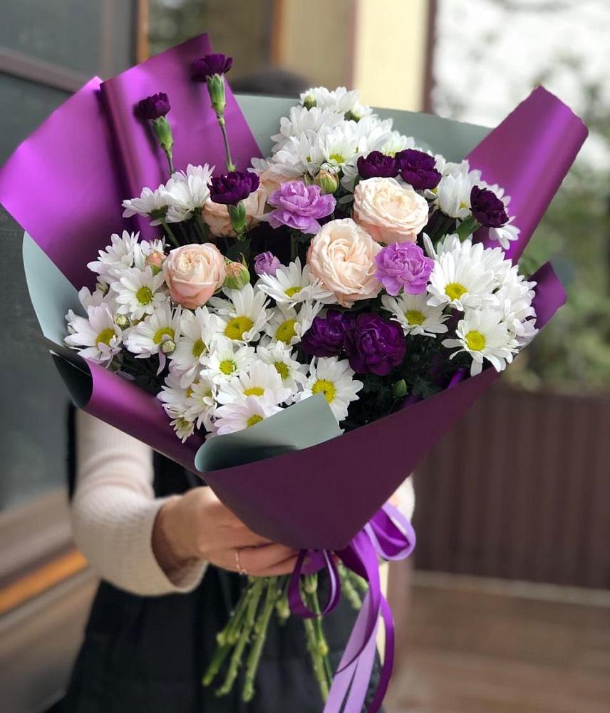 Букет цветов из: Хризантемы, Гвоздики и Розы в Томмоте