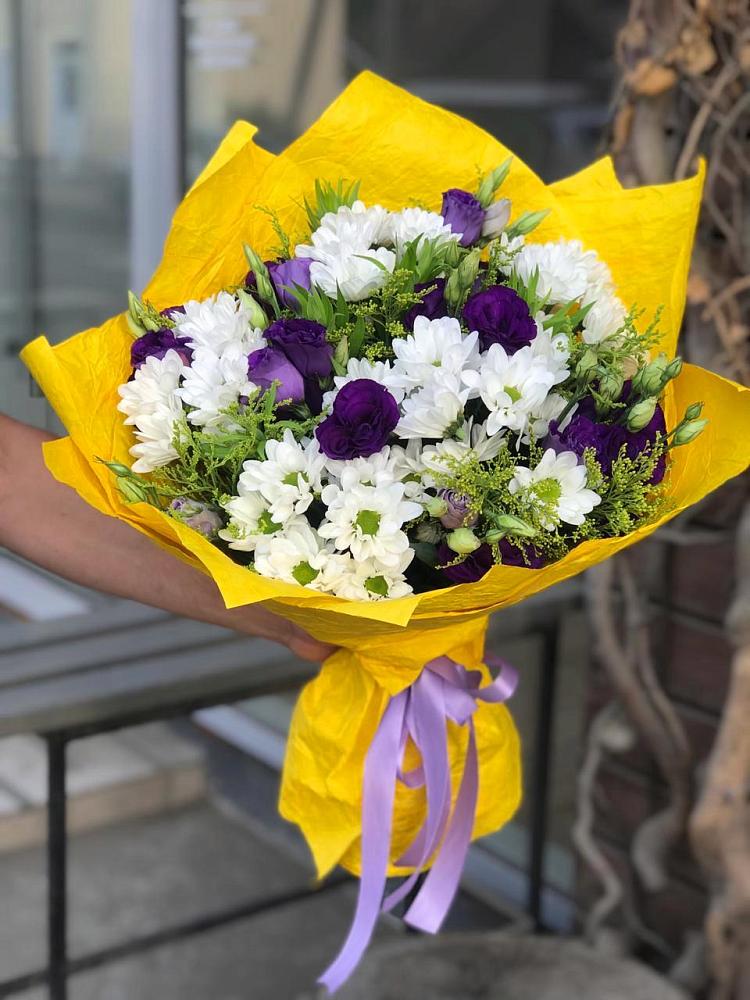 Букет цветов из: Ирисы, Хризантемы и Ромашки в Томмоте