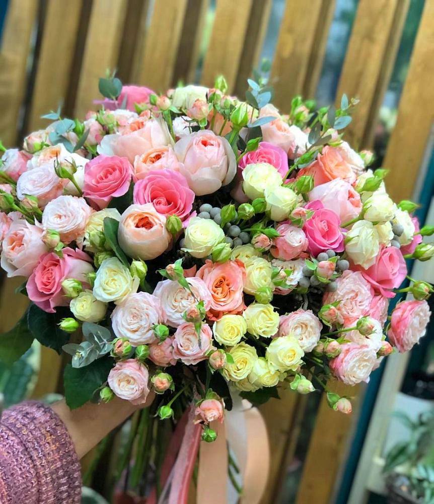 Букет цветов из: Розы в Томмоте