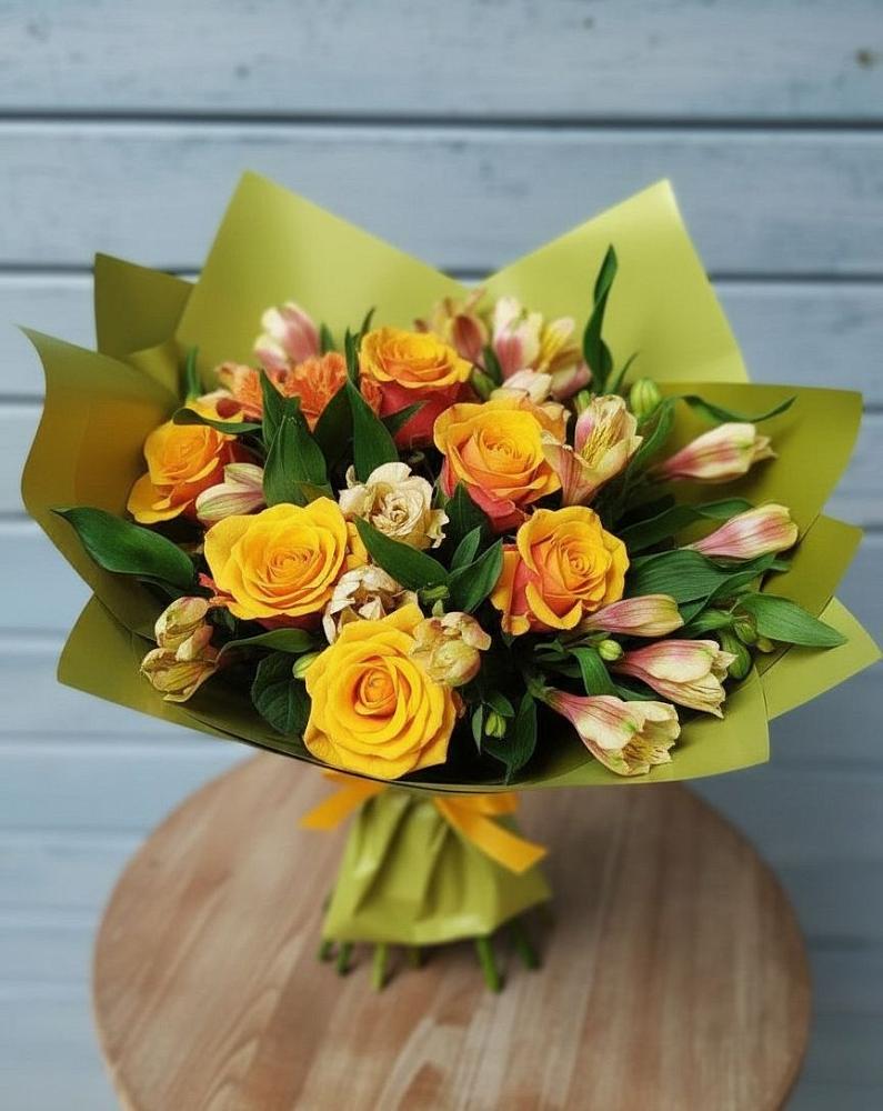 Букет цветов из: Альстромерии и Розы в Томмоте