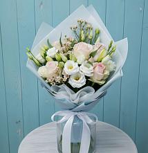 Букет цветов из:  Розы и Лизиантусы в Томмоте
