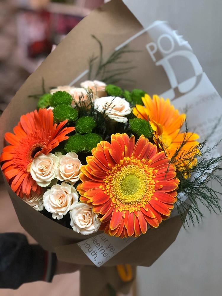 Букет цветов из: Герберы, Хризантемы и Розы в Томмоте