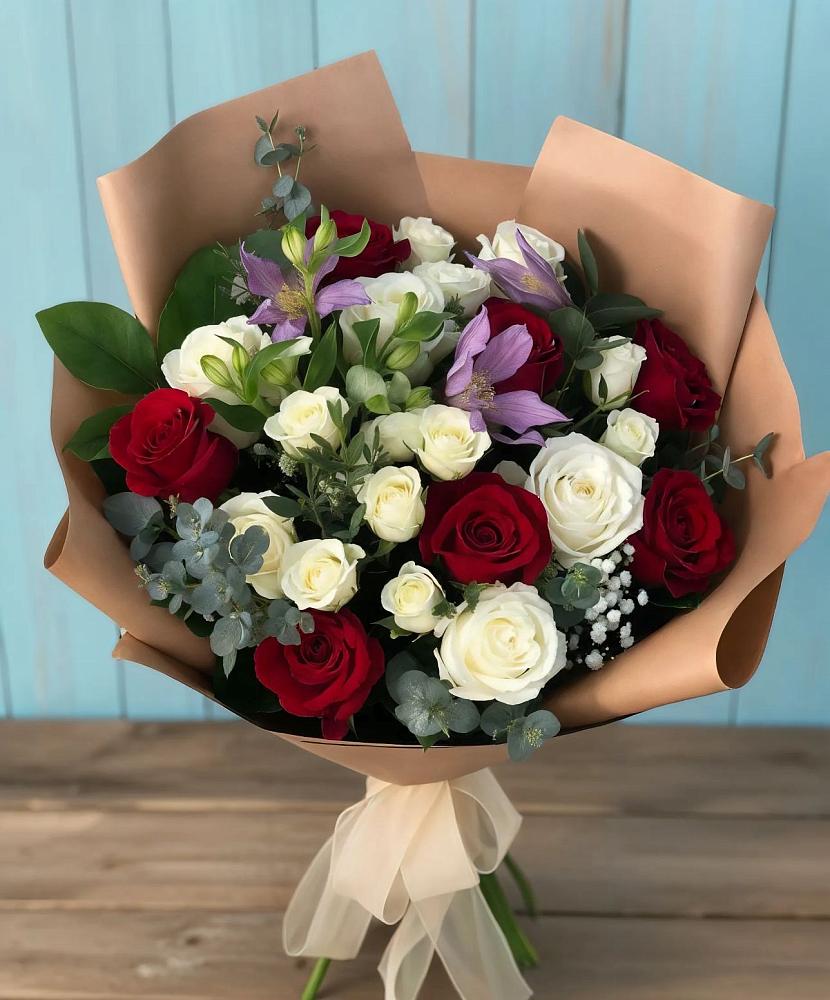 Букет цветов из: Розы и Альстромерии в Томмоте