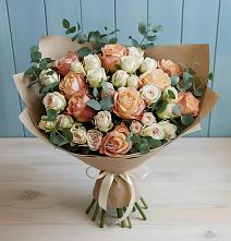 Букет цветов из:  Альстромерии и Розы в Томмоте