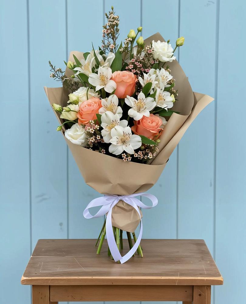 Букет цветов из: Альстромерии, Лизиантусы, Розы и Хризантемы в Томмоте