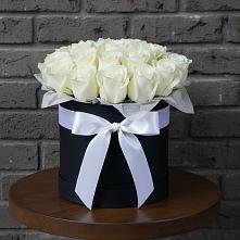 Цветочная композиция из Розы в шляпной коробке в Томмоте